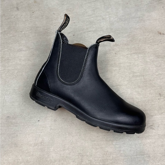 Blundstone Shoes - Blundstone Black Leather Boots Size 6.5 UK 9.5 US